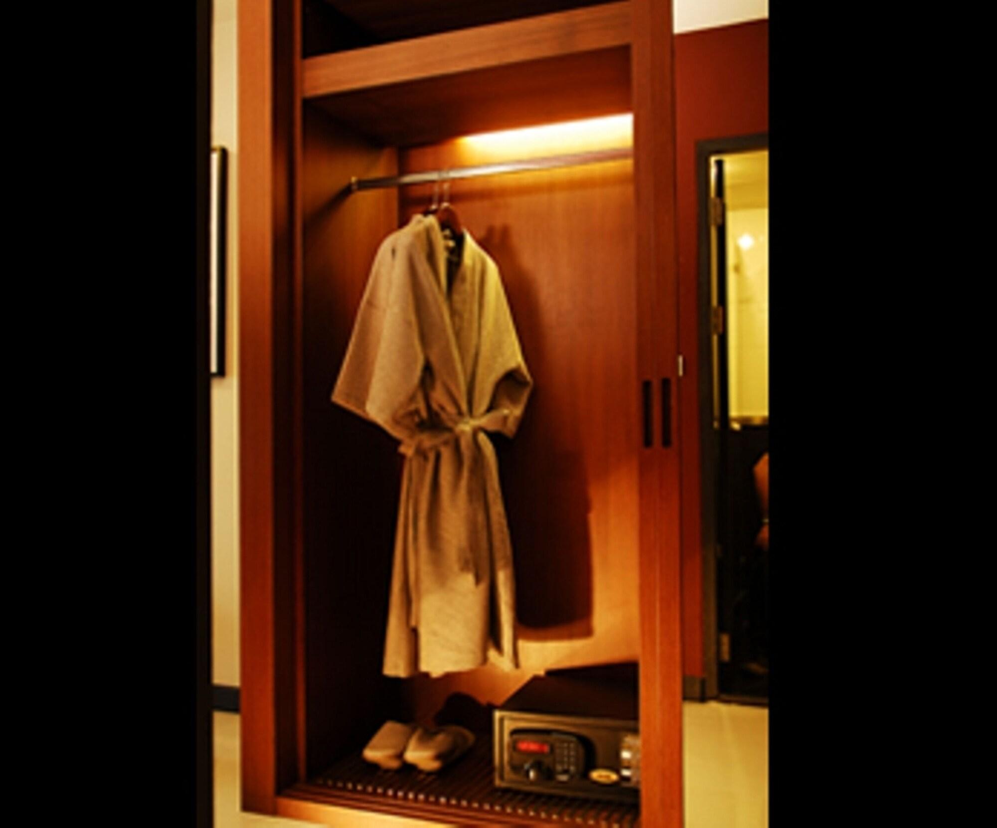 Ziniza The Boutique Service Apartment Бангкок Экстерьер фото